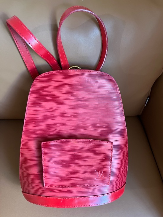 Louis Vuitton Handbags - Louis Vuitton Vintage Ref Leather & Red Suede Women's Red Back pack Gold accents